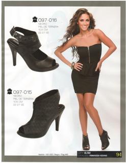 Anahí feet photo thumbnail