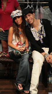 Anahí feet photo thumbnail