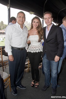 Anahí feet photo thumbnail