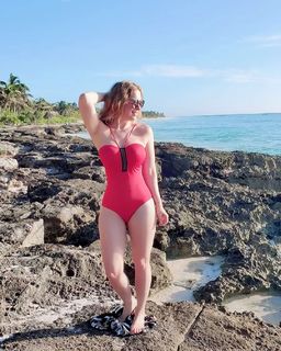 Anais Salazar feet photo 5