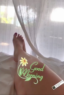 Anais Salazar feet photo 3
