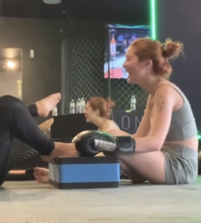 Ananda Morais feet photo thumbnail