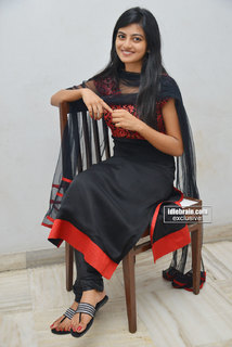 Anandhi feet photo 2