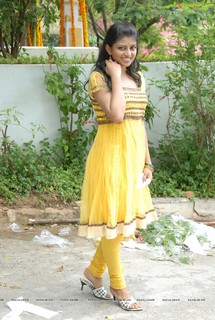 Anandhi feet photo 11