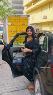 Anandhi feet photo 11