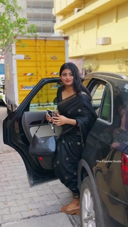 Anandhi feet photo 3
