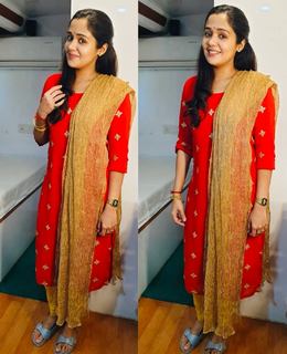 Ananya feet photo 10