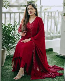 Ananya feet photo 5