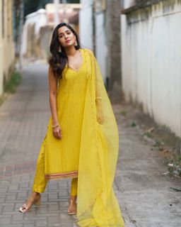 Ananya feet photo 13