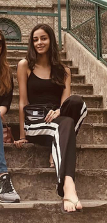 Ananya Panday feet photo thumbnail