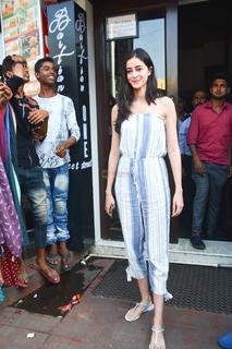 Ananya Panday feet photo thumbnail