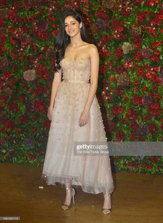 Ananya Panday feet photo thumbnail