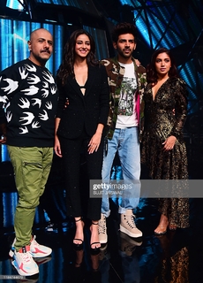 Ananya Panday feet photo thumbnail