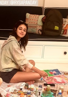 Ananya Panday feet photo thumbnail