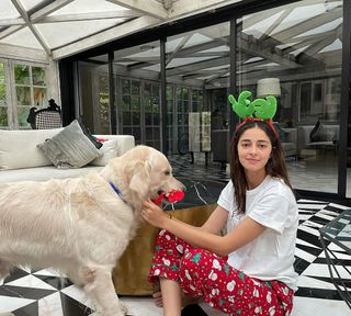 Ananya Panday feet photo thumbnail