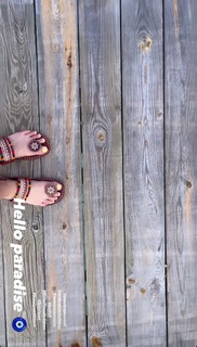 Ananya Panday feet photo thumbnail