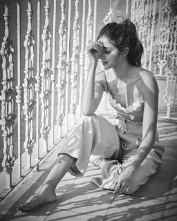 Ananya Panday feet photo thumbnail