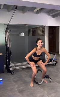 Ananya Panday feet photo thumbnail