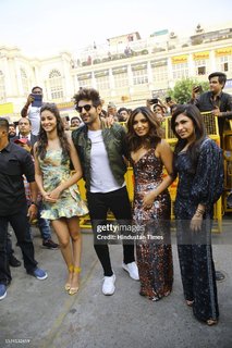 Ananya Panday feet photo thumbnail