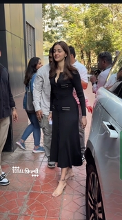 Ananya Panday feet photo thumbnail