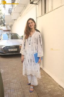 Ananya Panday feet photo thumbnail