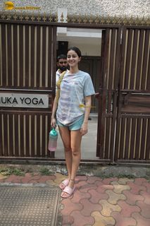 Ananya Panday feet photo thumbnail