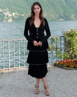 Ananya Panday feet photo thumbnail