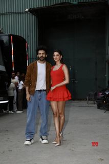 Ananya Panday feet photo thumbnail