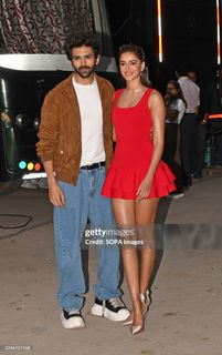 Ananya Panday feet photo thumbnail