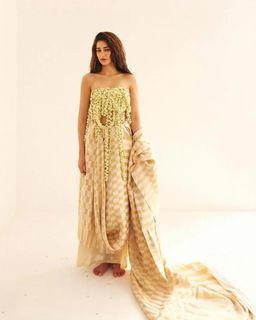 Ananya Panday feet photo 5