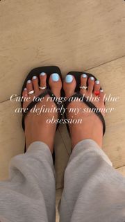 Ananya Panday feet photo 9