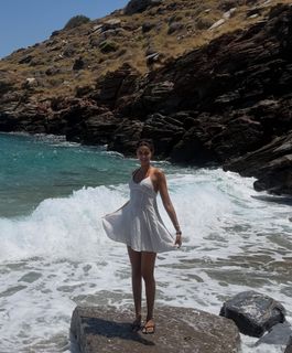 Ananya Panday feet photo 2