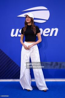 Ananya Panday feet photo 2