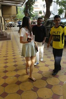 Ananya Pandey feet photo thumbnail