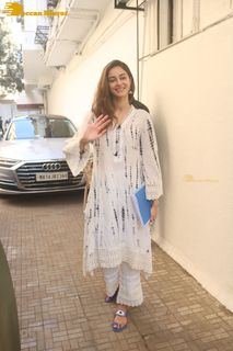 Ananya Pandey feet photo thumbnail