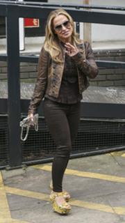 Anastacia feet photo thumbnail