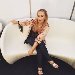 Anastacia feet photo thumbnail