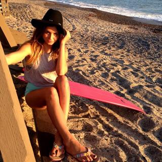 Anastasia Ashley feet photo thumbnail