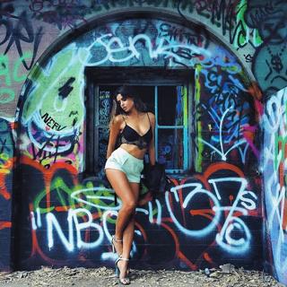 Anastasia Ashley feet photo thumbnail