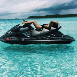 Anastasia Ashley feet photo thumbnail