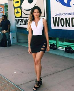 Anastasia Ashley feet photo thumbnail