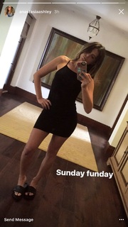 Anastasia Ashley feet photo thumbnail