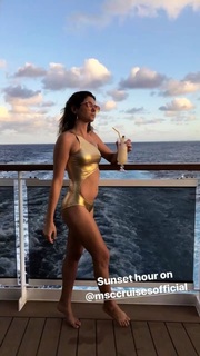 Anastasia Ashley feet photo thumbnail