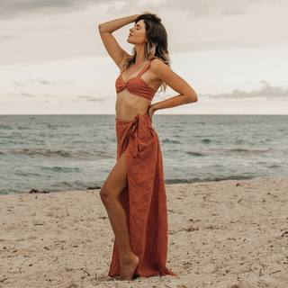 Anastasia Ashley feet photo thumbnail