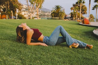 Anastasia Ashley feet photo thumbnail