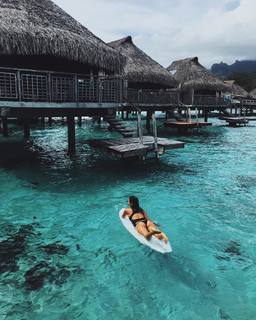 Anastasia Ashley feet photo thumbnail