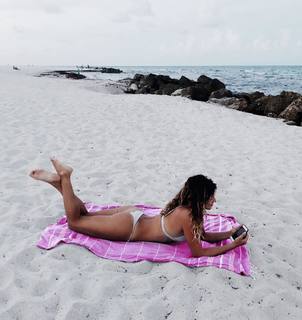 Anastasia Ashley feet photo thumbnail
