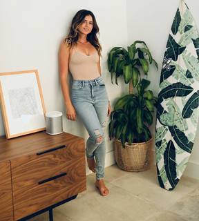 Anastasia Ashley feet photo thumbnail