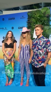 Anastasia Ashley feet photo thumbnail