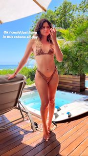 Anastasia Ashley feet photo thumbnail
